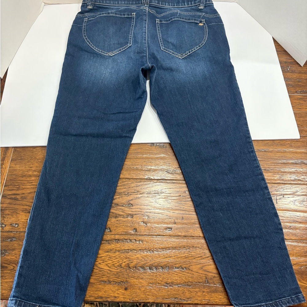 Democracy “Ab”solution stretch capris size 10P, 25” inseam, worn twice - Picture 3 of 5